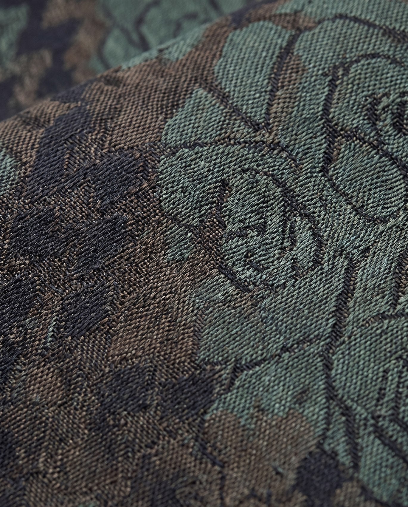 B0894-TIE0I1-RCM — fabric detail