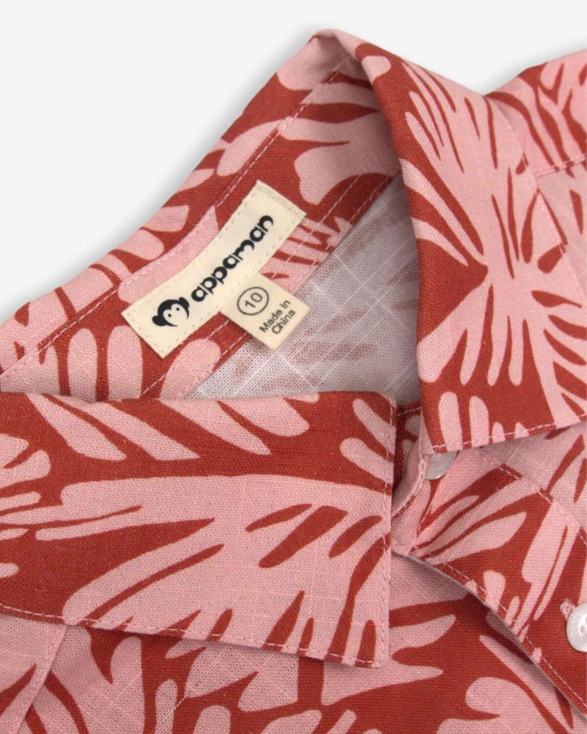 Stylish Clay Garden Day Party Shirt collar detail, perfect for kids’ outdoor fun in boys' and girls' high-quality clothes!