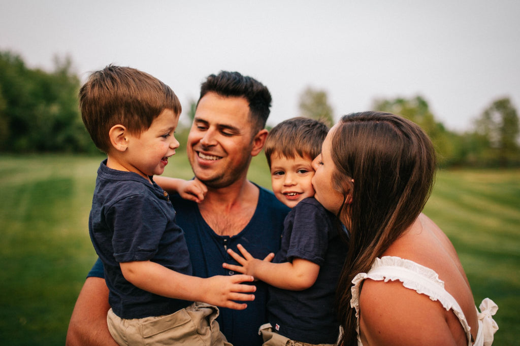 Capturing Memorable Family Moments: Tips for the Best Family Pics with Appaman