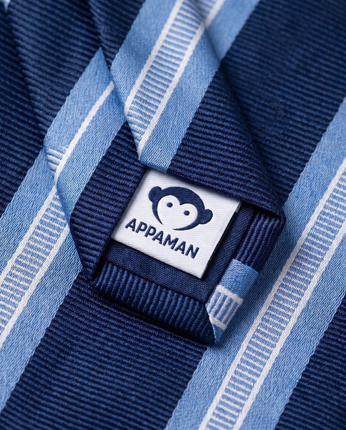 B0894-TIE0I1-BST — fabric detail
